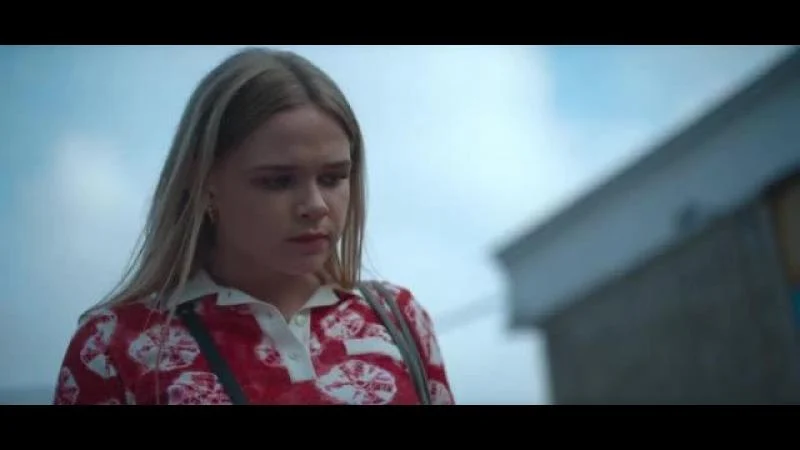 Кадры из сериала Мёртвая хватка (2022)