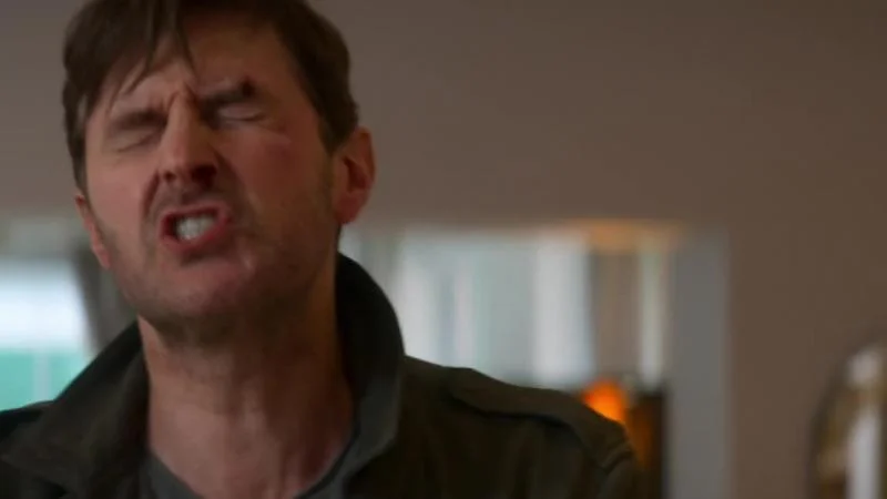 Кадры из сериала Незнакомец (2020)